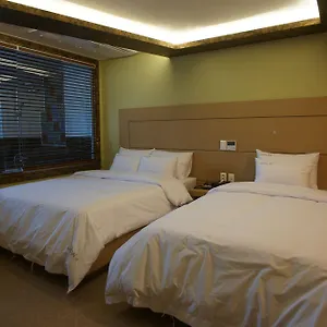 モーテル W シンチェジュ, 済州市